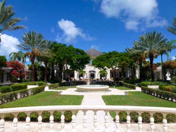 Inner courtyard at Regent Palms