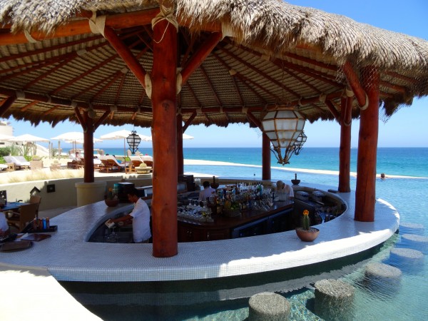 Swim up bar, Capella Pedregal