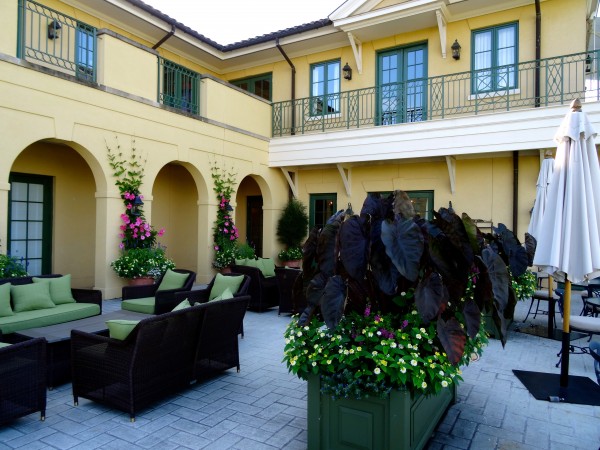 Outdoor living at Keswick Hall